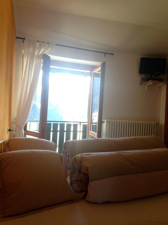 Sasso Nero Hotel Chiesa in Valmalenco Exterior photo